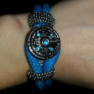 Snap button leather braclet